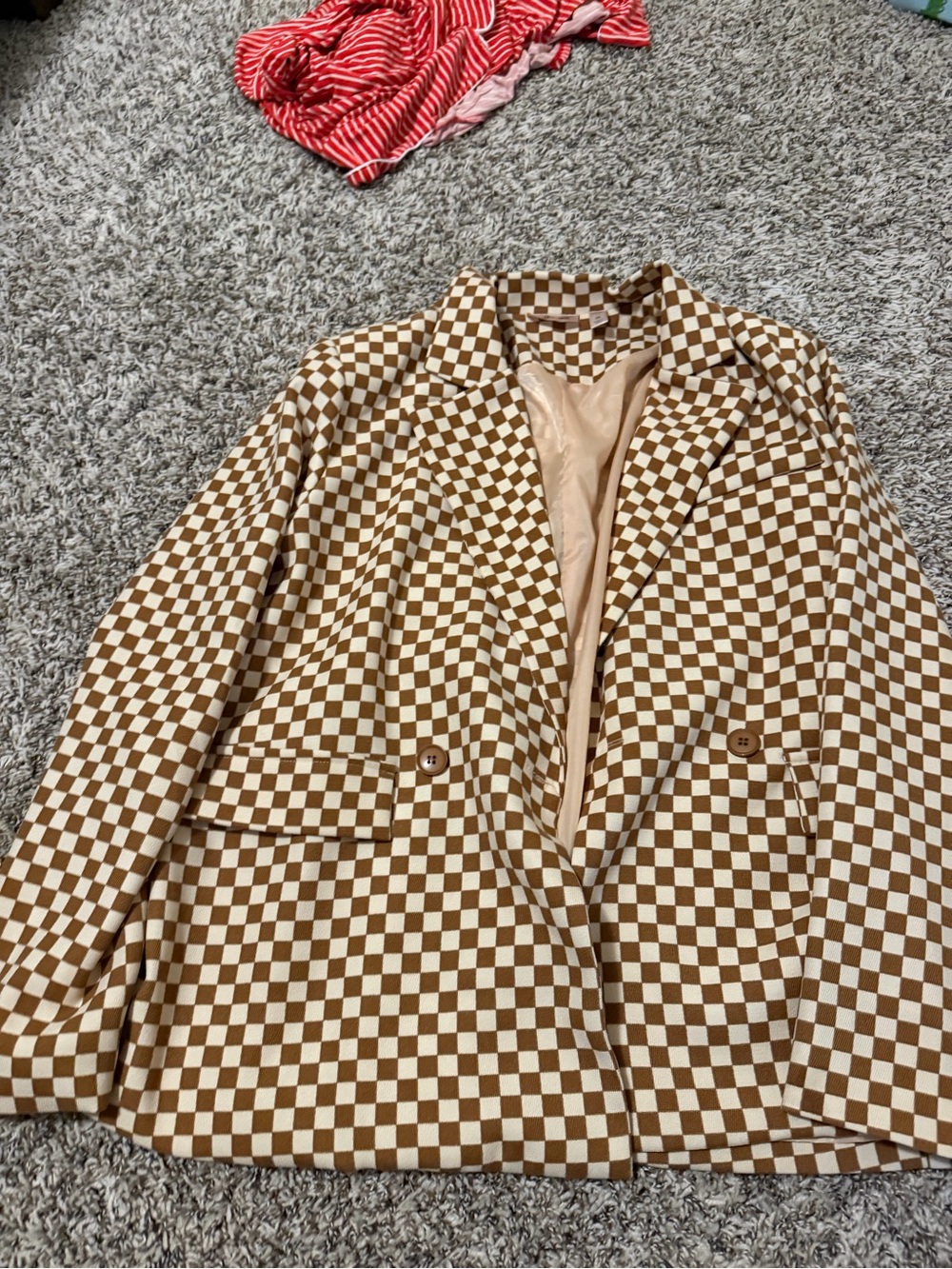 Women’s Tan & White Checker Blazer Jacket
